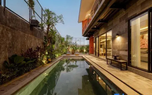 Modern Artistic 5BR Haven in Canggu Berawa