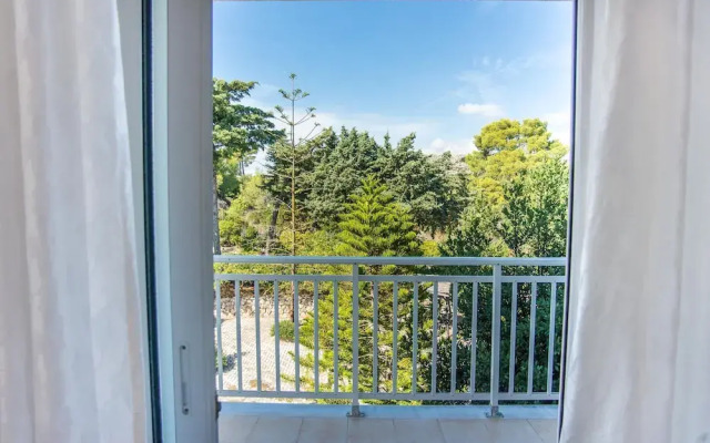 Bluewhite Studio - Mountain View by the Pool