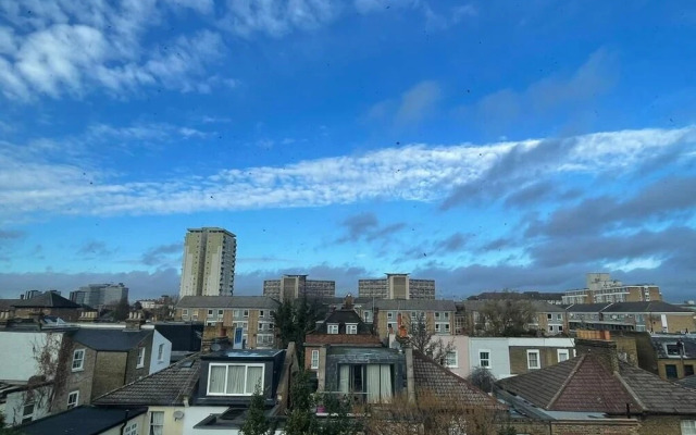 Modern Two Bedroom Apartment in Fulham by Sojo Stay