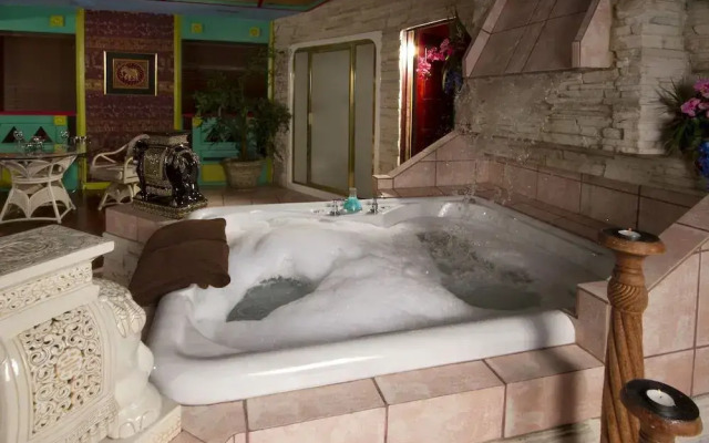 Mariaggi's Theme Suite Hotel & Spa