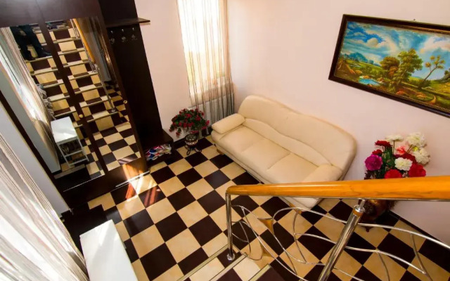 Beautiful Apartments in Villa near Airport