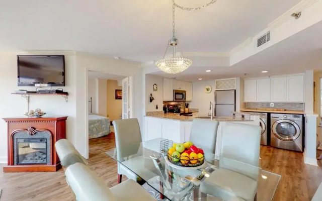 2215 Villamare