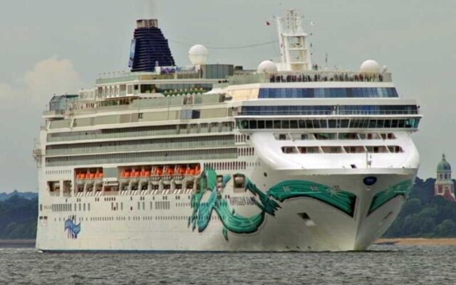 Norwegian Jade Cruise Ship