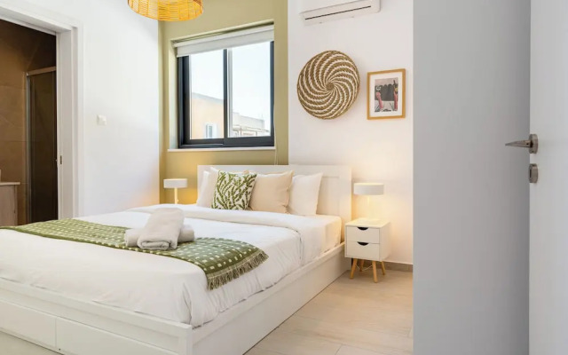 Solenne Stylish 2-BR Apt in Larnaca