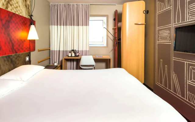 ibis London Excel Docklands - Image 3
