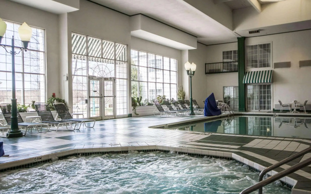 Comfort Suites Appleton Airport