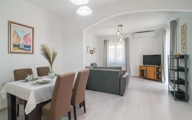 Stunning Apartment in Supetar With Wifi and 2 Bedrooms