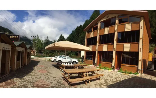 Minaz Motel