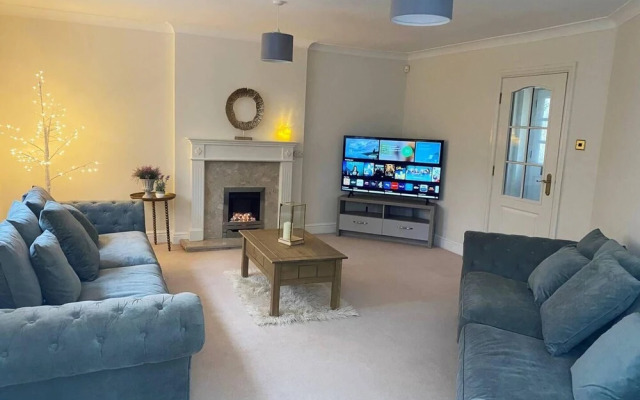 Beautiful 5-bed House in Stow-on-the-wold