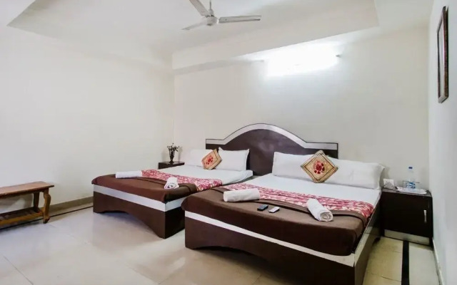 OYO Flagship 49255 Hotel New Simran Palace