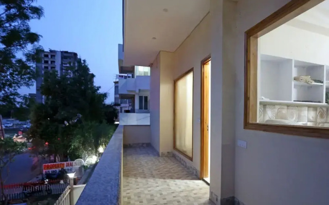 OYO 14444 JMK House