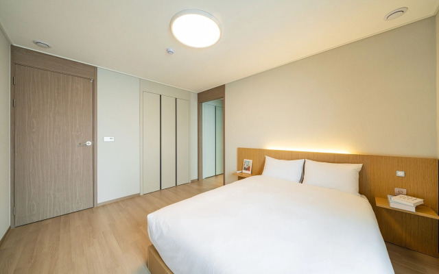 Sokcho I Park Suite Hotel and Resort
