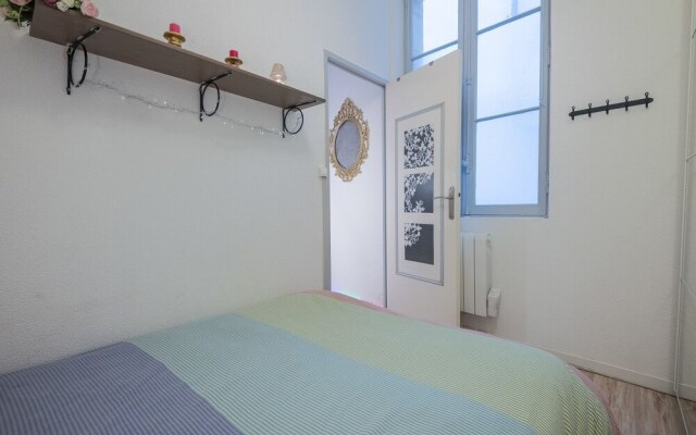 Charming Apartment On The Pedestrian Street Of The