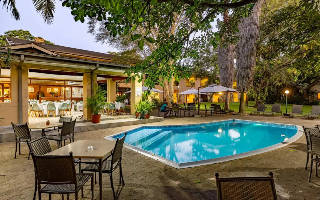 Hotel Numbi and Garden Suites