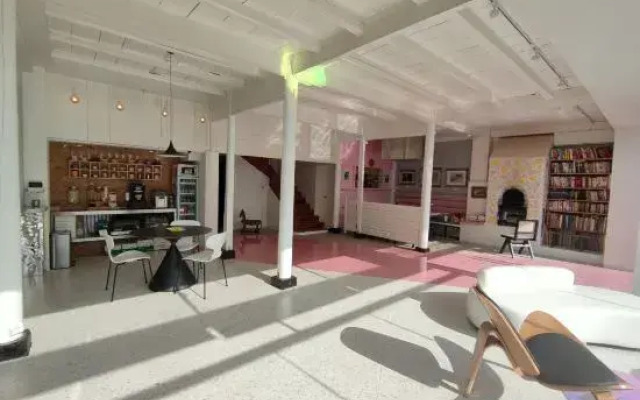 Y Art bnb