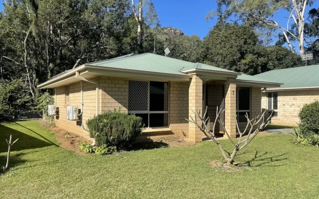 Esk Mountain View Lodge