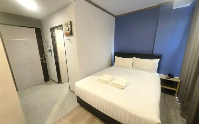 Prom Hotel