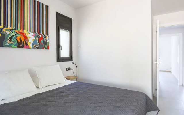 Elegant Villa in Roses With Private Swimming Pool