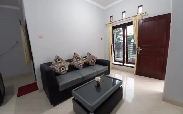 Homestay Syariah Dekat Monjali dan JCM by Simply Homy