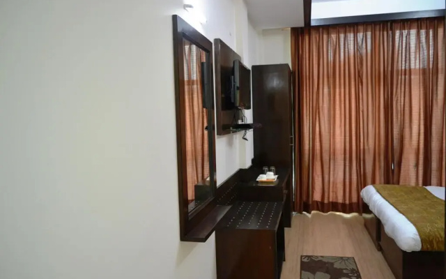 Fabhotel Burans Residency