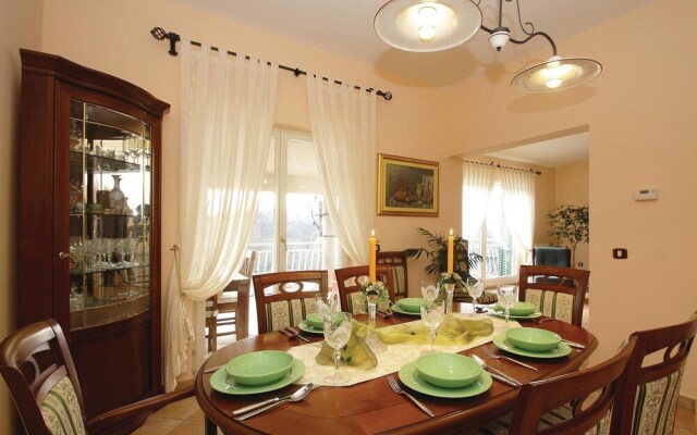 Beautiful Home in Labin With Wifi and 6 Bedrooms