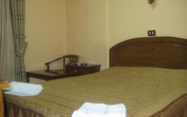 Al Anbat Midtown Hotel