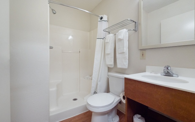 HomeTowne Studios by Red Roof Orlando - UCF Area