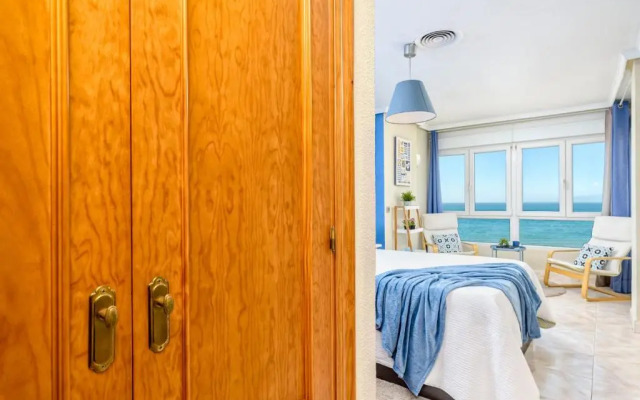 Spectacular Views Penthouse In 1St Line Beach