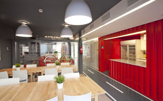 Sant Jordi Hostels Gracia