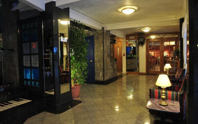 Rokna Hotel
