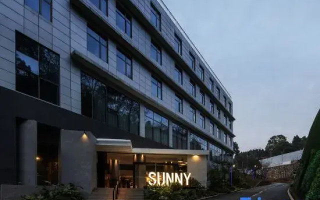 SUNNY Hotel