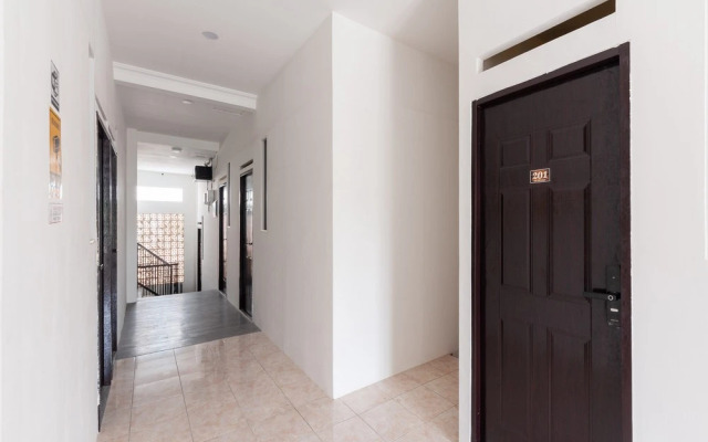 Urbanview Don Juan Pondok Gede by RedDoorz