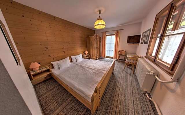 Wirtshaus und Pension Hocheck