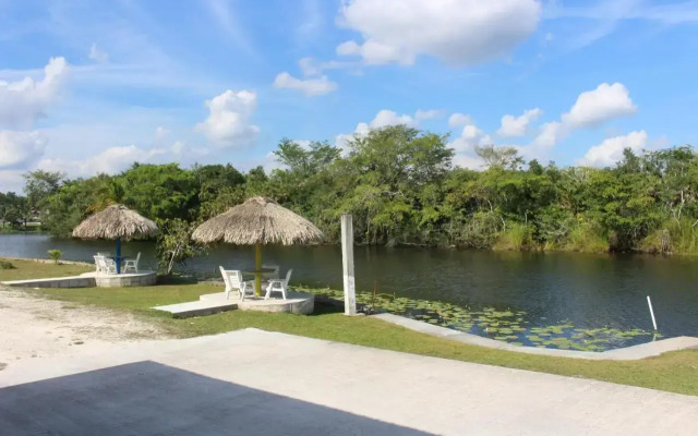 Lamanai Riverside Retreat