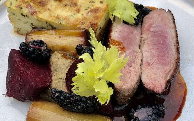 Farthings Hotel and Restaurant