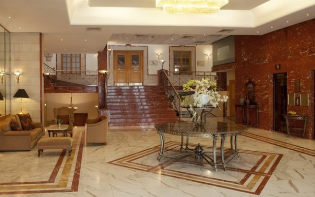 Holiday Inn