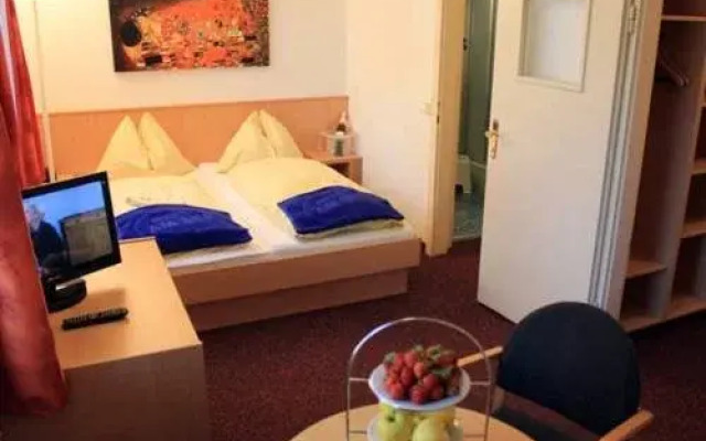 Seehotel Frank Directly On The Lake