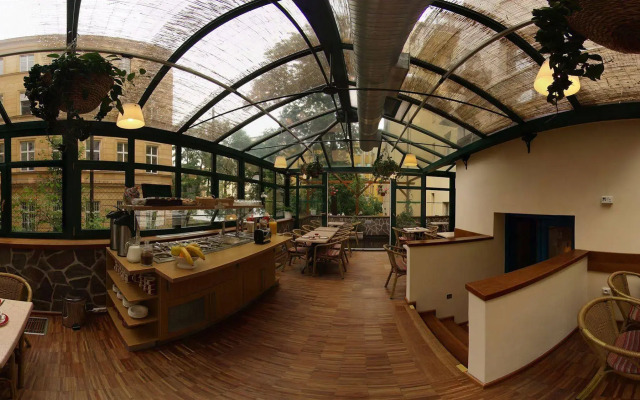 Anna Hotel