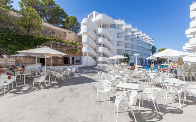 FERGUS Style Cala Blanca Suites