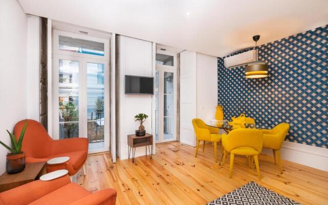 Low Cost Parking - Private Garden - Almada 392