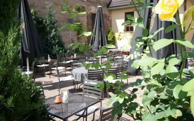 Linde Restaurant & Hotel