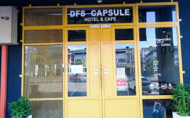 De' Factory Station Hotel