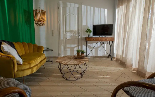 Villa Serenity Sleeps 9