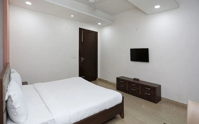 The Signature Hotel By OYO Rooms