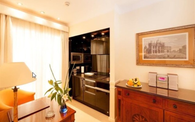 Apartamentos Guadalpin Boutique