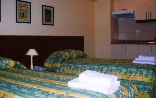 Imperio Suites Hotel