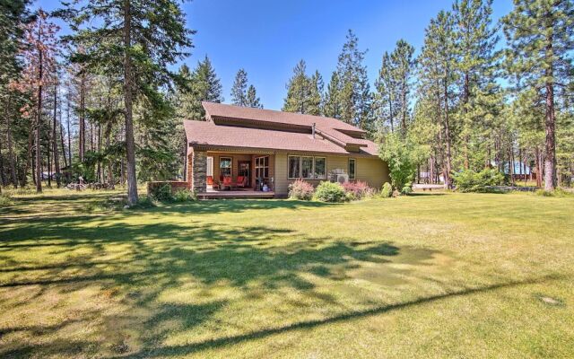 Modern-rustic Ronald Getaway: Hot Tub, Grill!