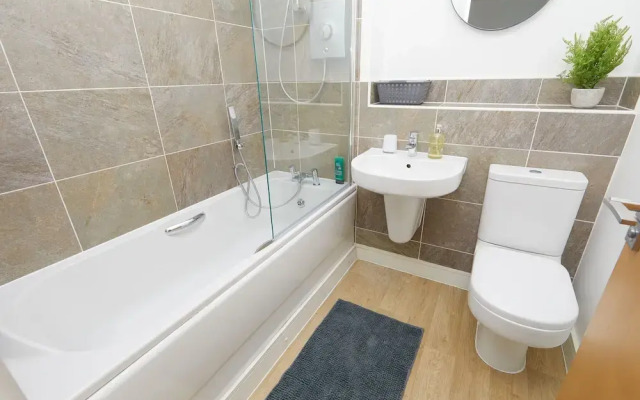 Derby 2 Bed House 3 Min Walk to Hospital