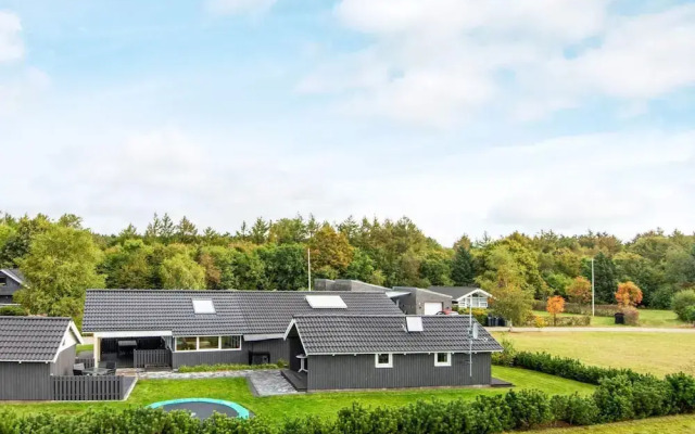 Delightful Holiday Home in Hovborg Jutland with Whirlpool