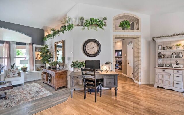 Elegant Peoria Home: Pool, Putting Green, Fire Pit